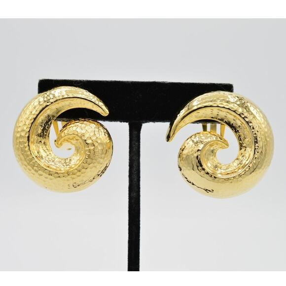 Vintage Clip On Earrings Shiny Brushed Gold Pebbled Swirl Chunky NOS 1980s 9L - Picture 1 of 7
